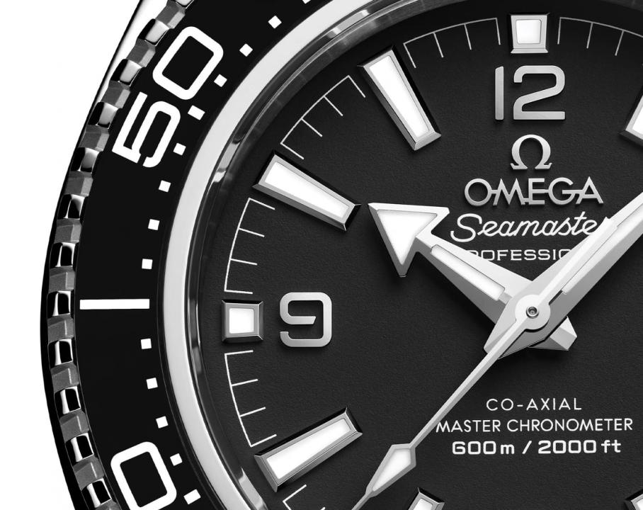 Omegg_a Seamaster Planet Ocean 600M Co-Axial Master Chronometer full black
