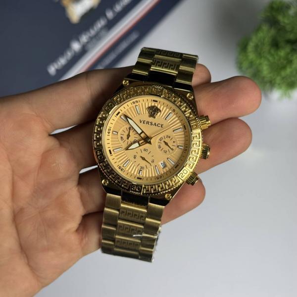 Versac e Greca Mens quartz watch