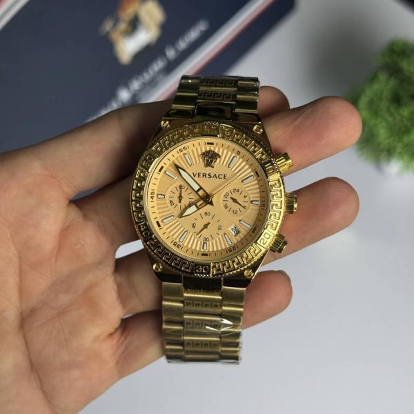 Versac e Greca Mens quartz watch