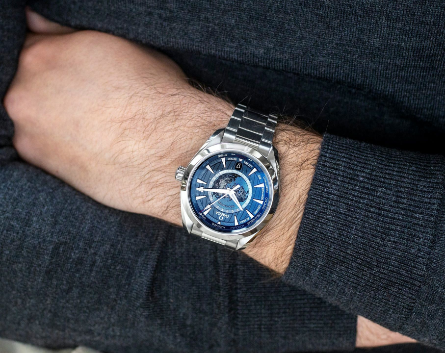Omegga Seamaster Mens Aqua Terra Shades 150M 43 Silver Blue