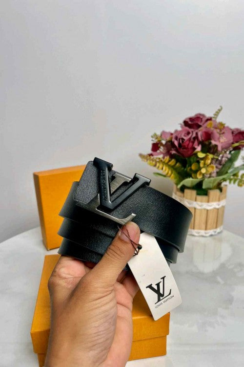 LOIUSS VUITTON REVERSE PREMIUM BELT