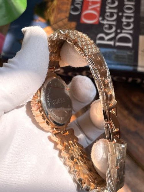 Guess dimond em 15