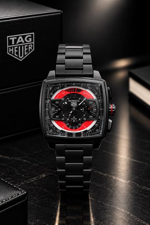 tag huer  Monaco  Mikrograph quartz movement (steel mettal)