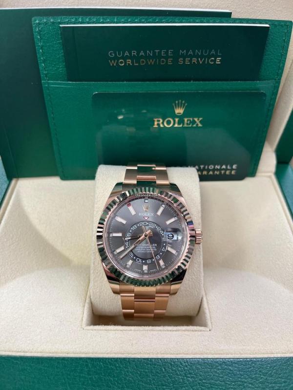 Rolee_x Oyster perpetual Sky Dweller