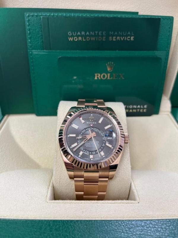 Rolee_x Oyster perpetual Sky Dweller