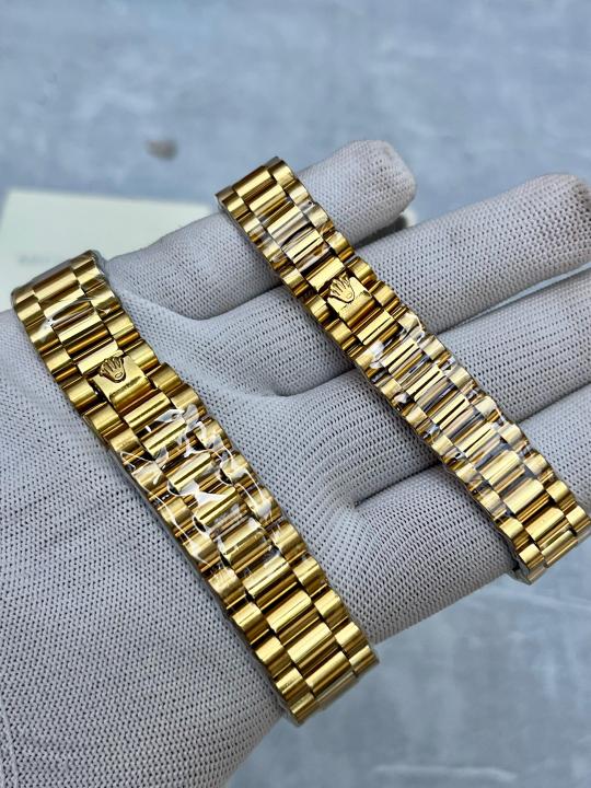 Role_x Day-Date Couple