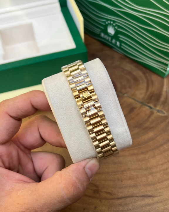 Rolee_x Oyster Perpetual Day Date Diamond 40 Battery Gold-Tiffny
