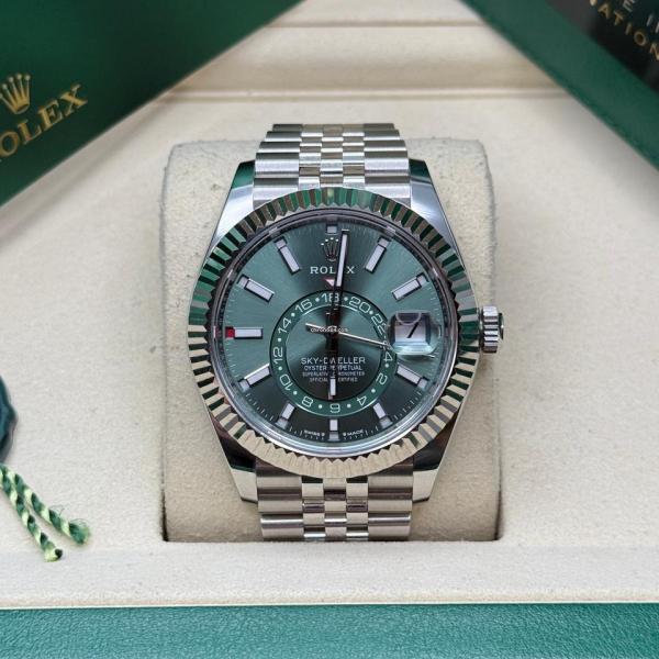 Rolee_x Oyster perpetual Sky Dweller Z-R Premium