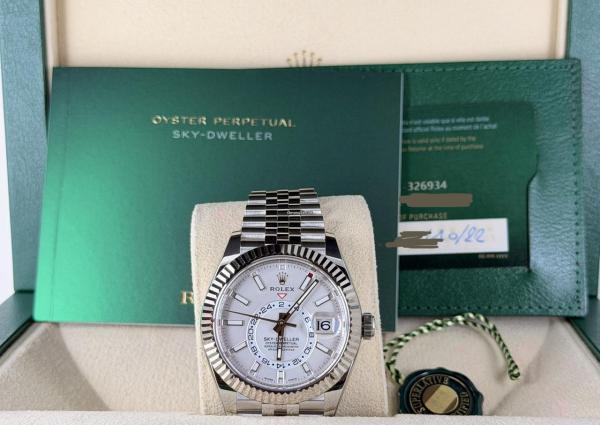 Role_x Oyster perpetual Sky Dweller Z-R Premium